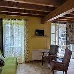 Ancien Presbytere Avec 3 Au Pied D'une Forteresse Medievale - Fr-1-582-113 Nyaraló