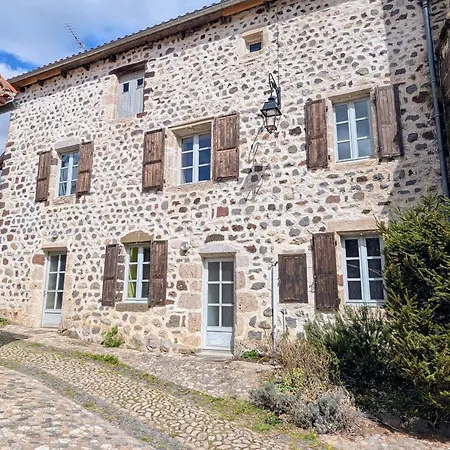 Ancien Presbytere Avec 3 Au Pied D'une Forteresse Medievale - Fr-1-582-113 * Arlempdes